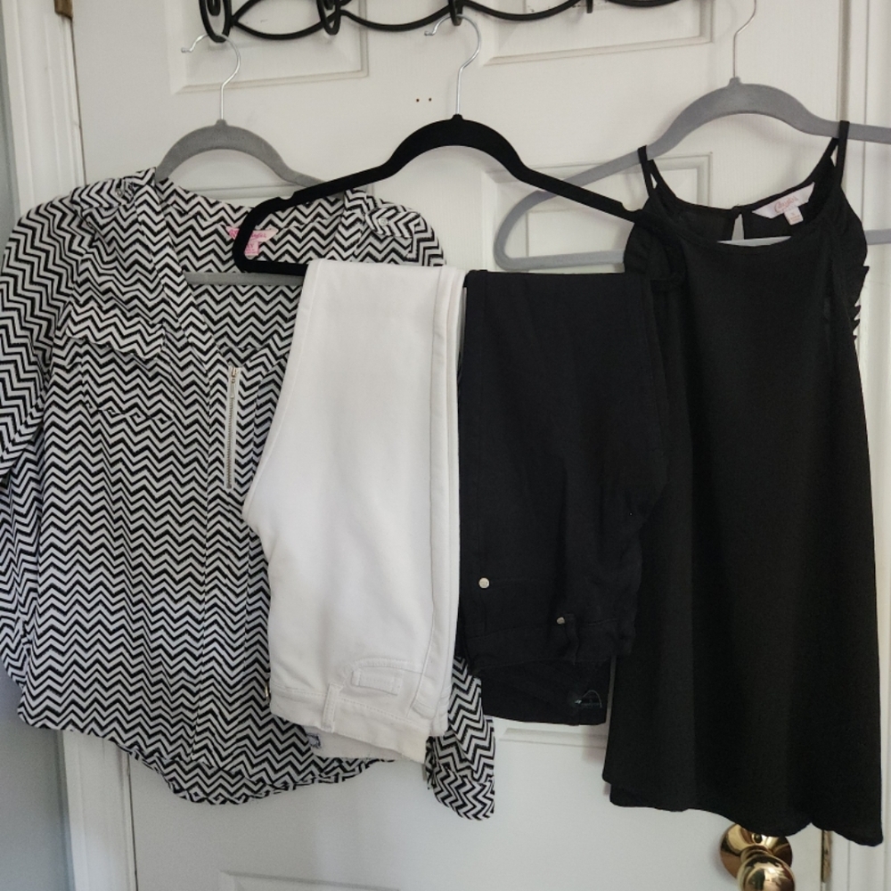 Candie's Black and White Chevron Blouse Work Clothing Bundle. 2 Pants 2 Shirts